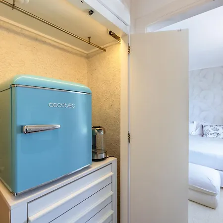 Aurora Boutique House - Only Adults * Μαρμπέλλα