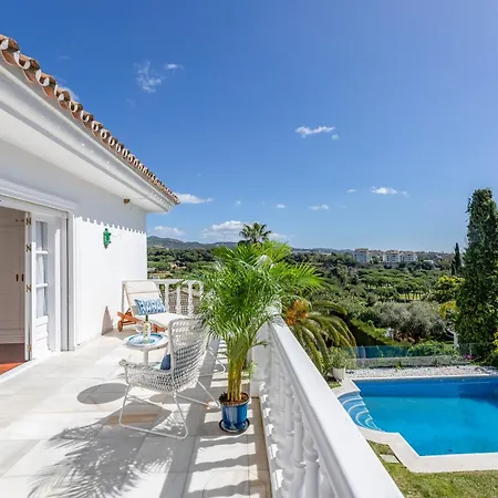 Aurora Boutique - Only Adults 4*