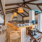 Aurora Boutique - Only Adults 4*