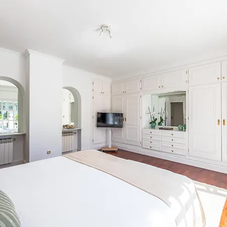 Aurora Boutique House - Only Adults Bed & Breakfast Marbella