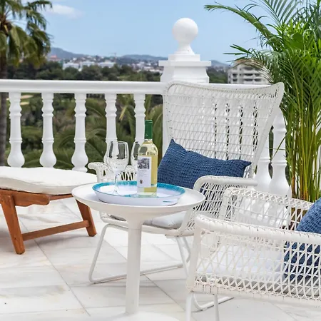 Aurora Boutique House - Only Adults Bed & Breakfast