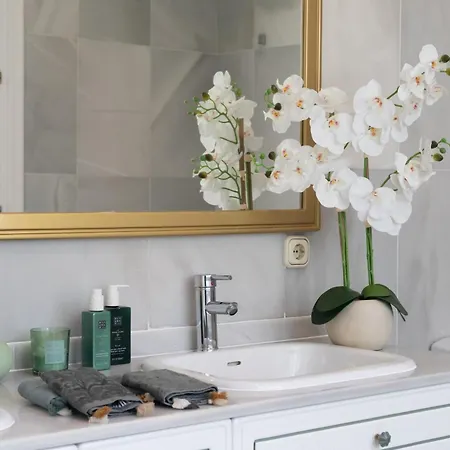 Aurora Boutique House - Only Adults Bed & Breakfast Marbella