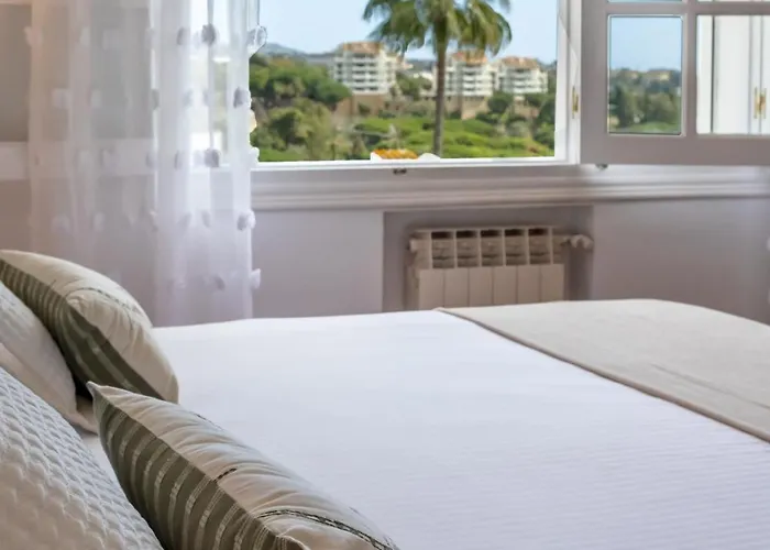 Aurora Boutique - Only Adults 4*